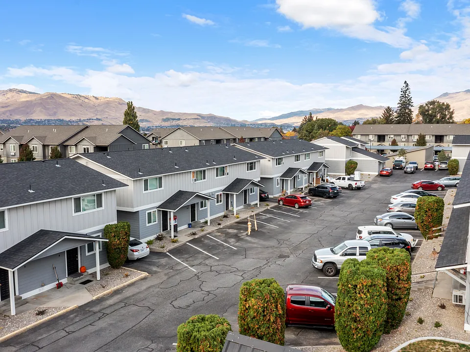 Columbia Crest Townhomes