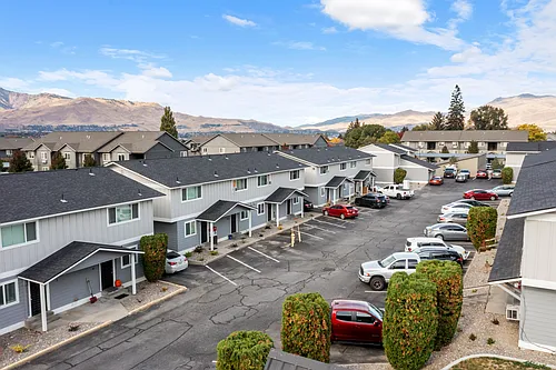 Columbia Crest Townhomes Photo 1