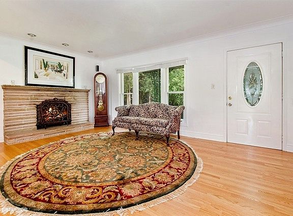 4th image of 8327 W Farragut Ave