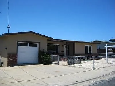 1175 Luxton St photo 1