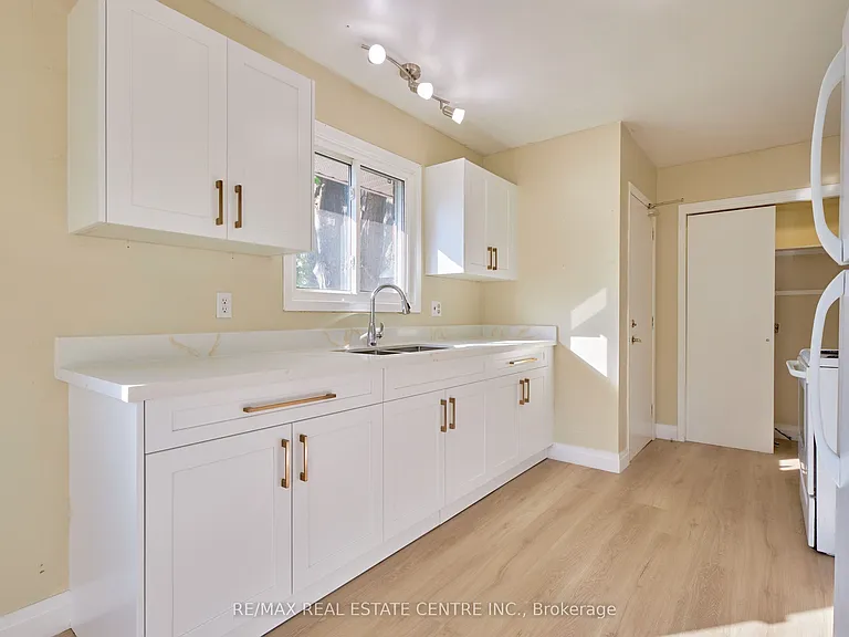 103 6th St #1 — Photo 11