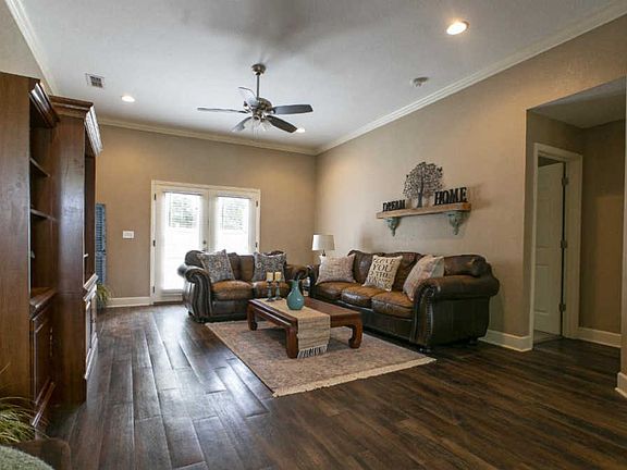 4th image of 1479 Auburn Ct