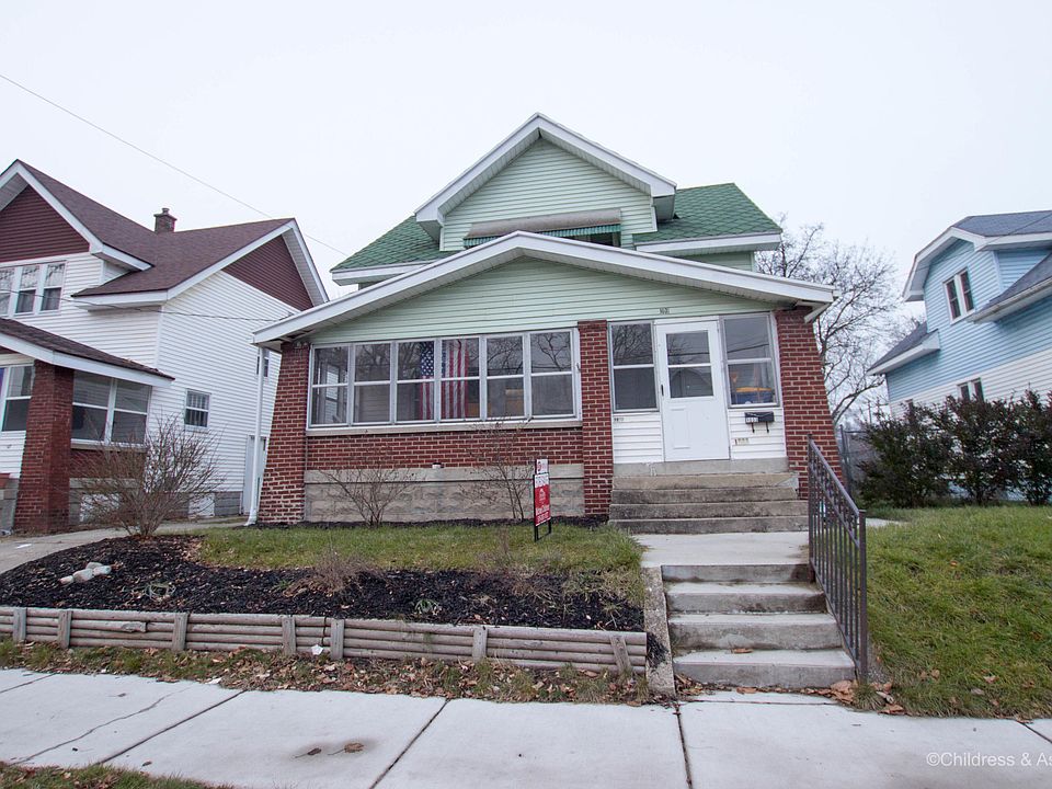 1st image of 1033 Oakdale St SE