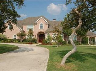 130 Crown Ridge Ct, Fort Worth, TX 76108