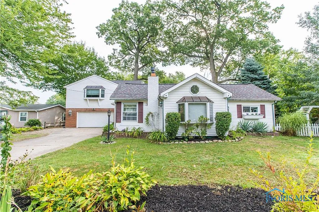 525 Harefoote St photo 1