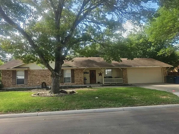 725 Belmont Dr, New Braunfels, TX 78130