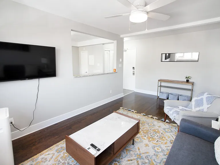 700 Corydon Ave #15 — Photo 26