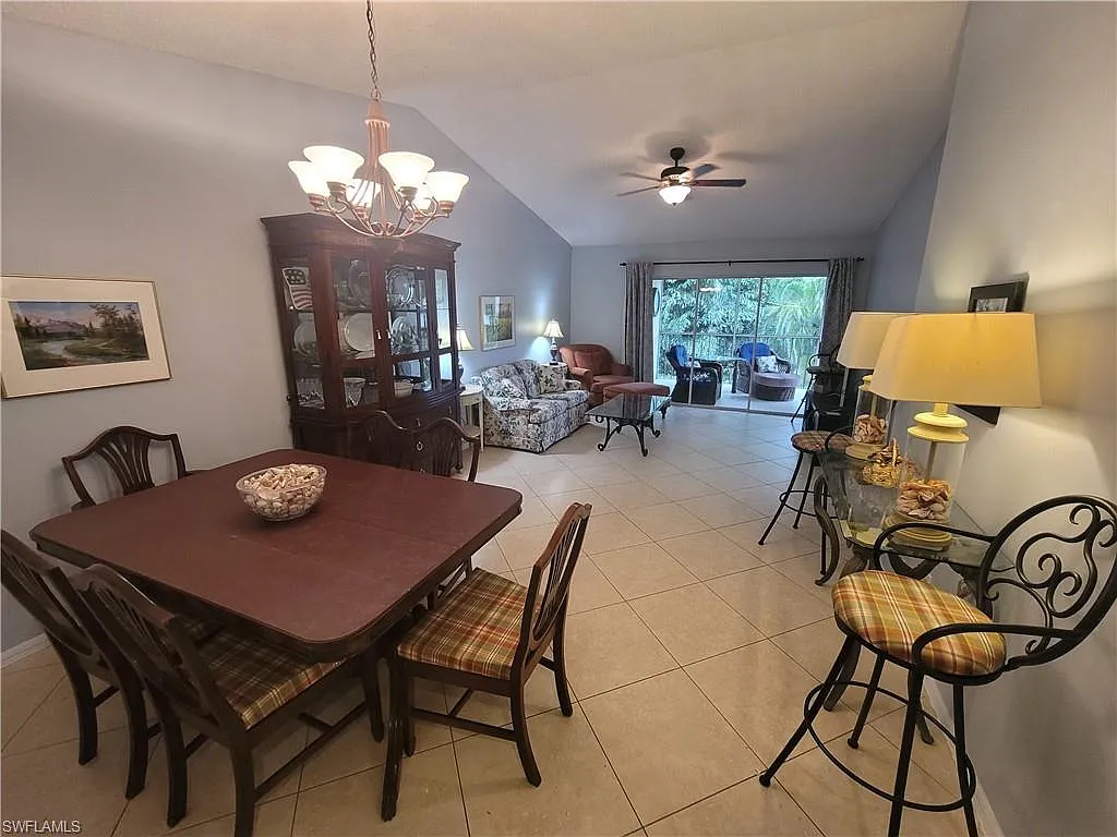 3 bed, 2.0 bath, 1199 sqft, $2,000 — Photo 2