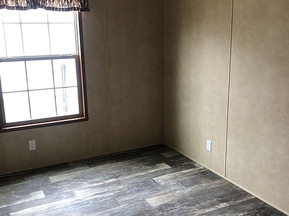 4th image of 1918 Hood Ave #3