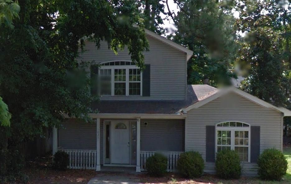 1st image of 1020 Page Ave
