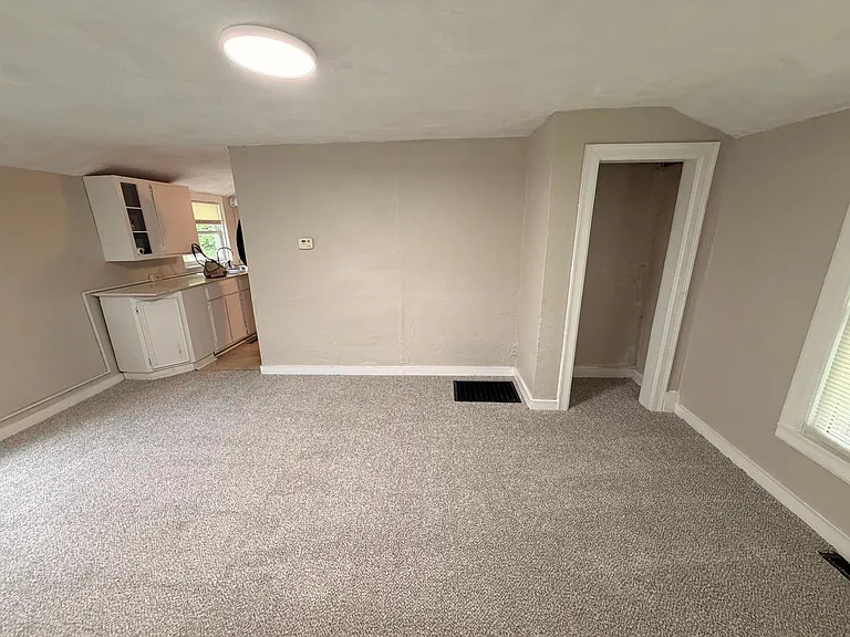 714 Hazel St — Photo 12