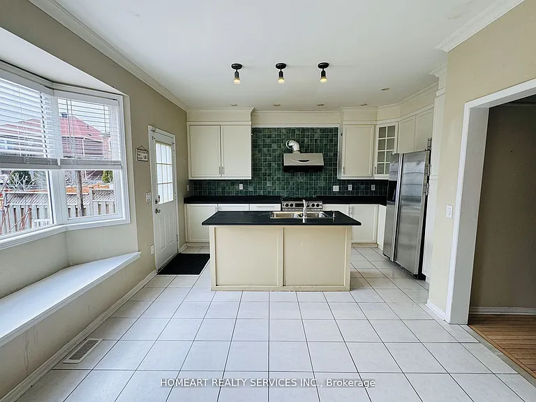 81 Emery Hill Blvd — Photo 16
