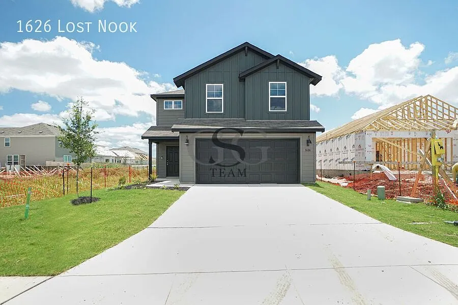 1626 Lost Nook