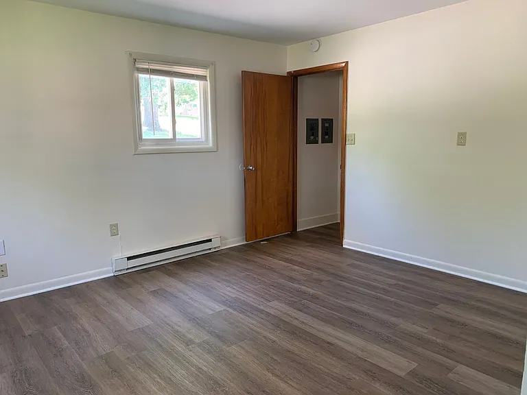101 Sunset Ave — Photo 5