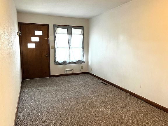 2nd image of 705 Cedar St
