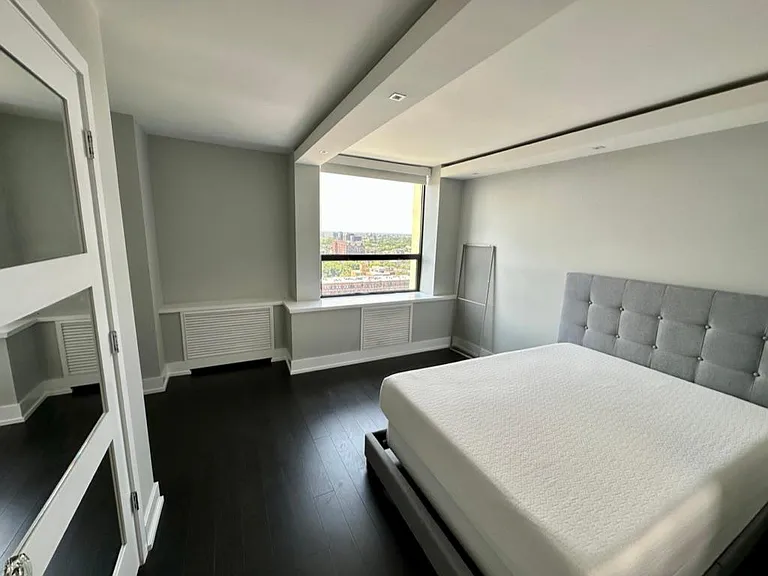 1360 N Sandburg Ter #2012C — Photo 24