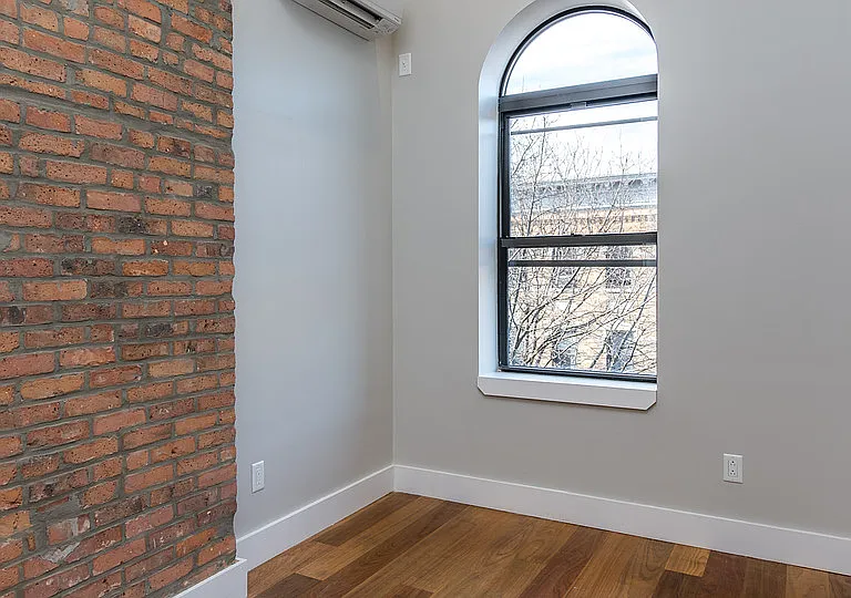 228 Kingsland Ave #3R — Photo 9