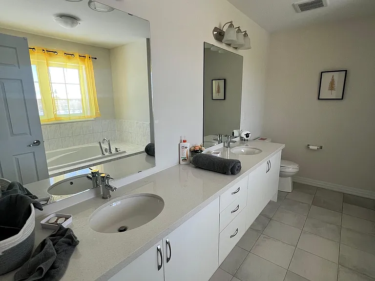 207 Stayner St — Photo 8