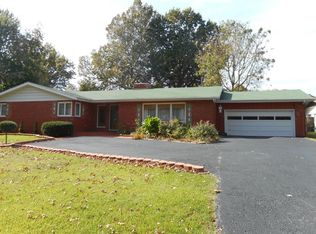 1971 S Cedarbrook Ave, Springfield, MO 65804