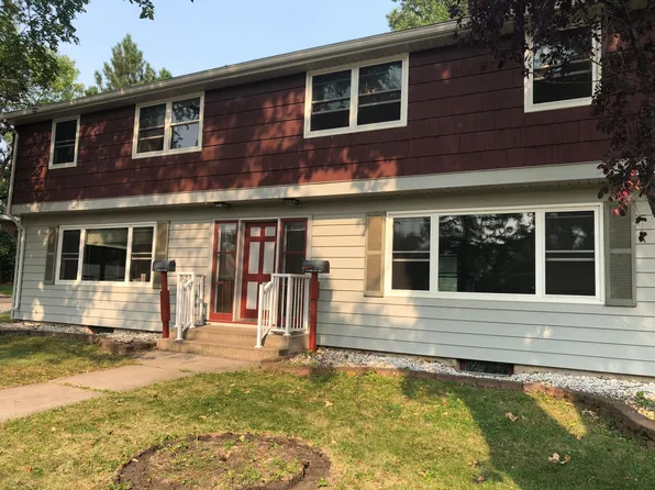 616 N 24th St, Grand Forks, ND 58203