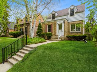 3131 E Crawford Ave, Saint Francis, WI 53235