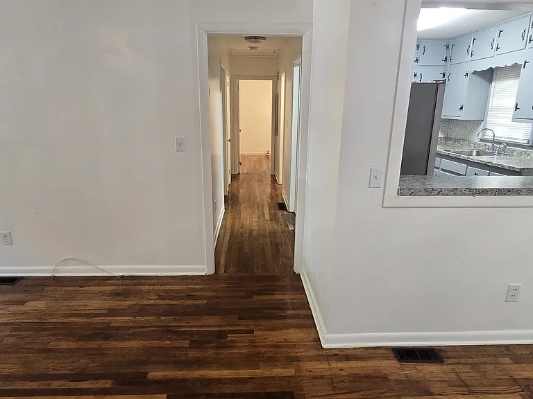 4085 Canby Ln — Photo 5