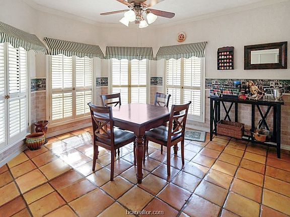 4th image of 2808 Apple Creek Cir