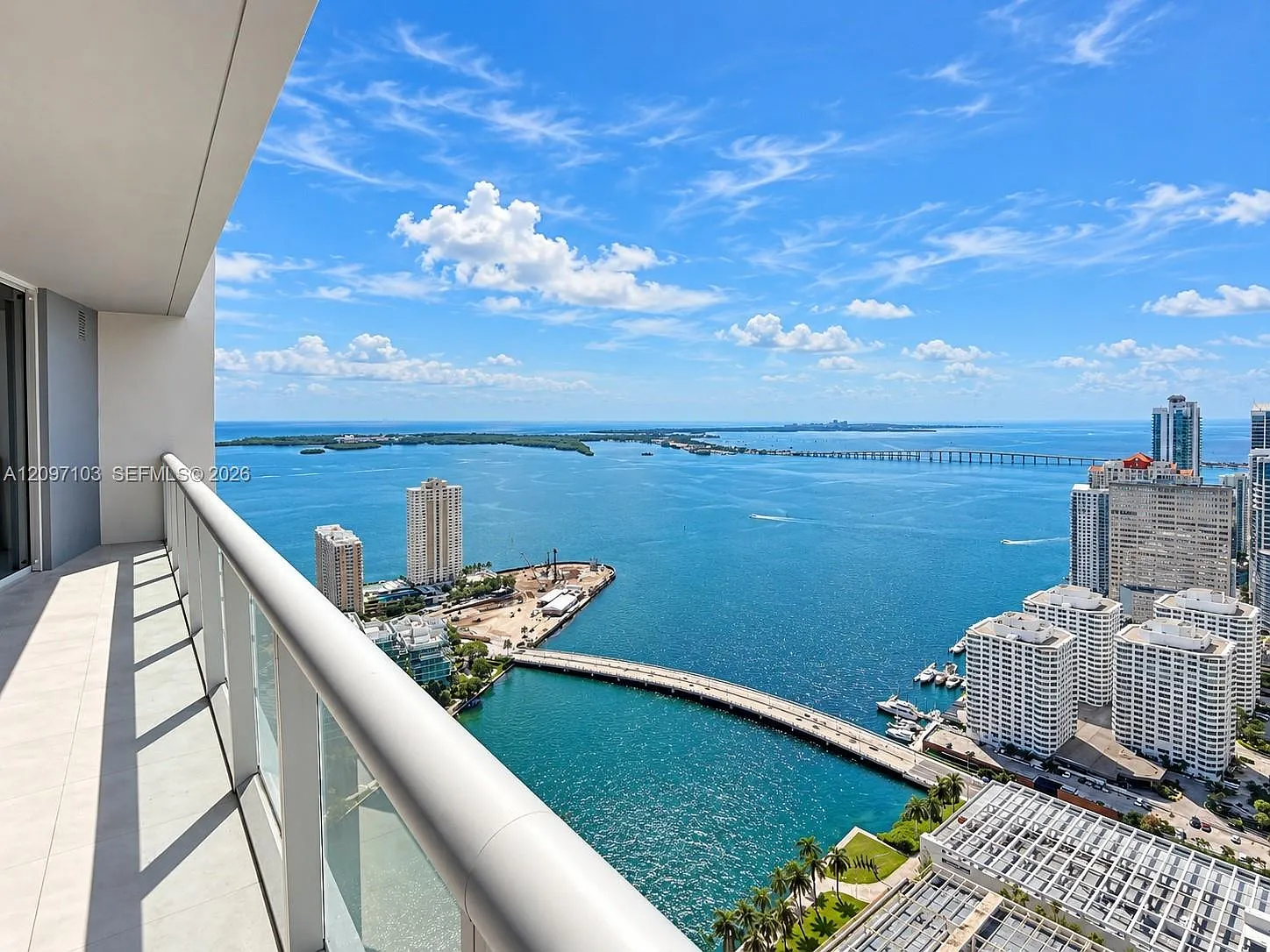 Icon Brickell No Two — Photo 1