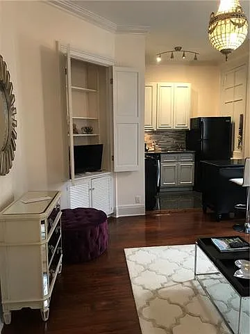 2801 Saint Charles Ave #111B — Photo 2