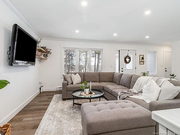 4th image of 208 Crocks Point Rd