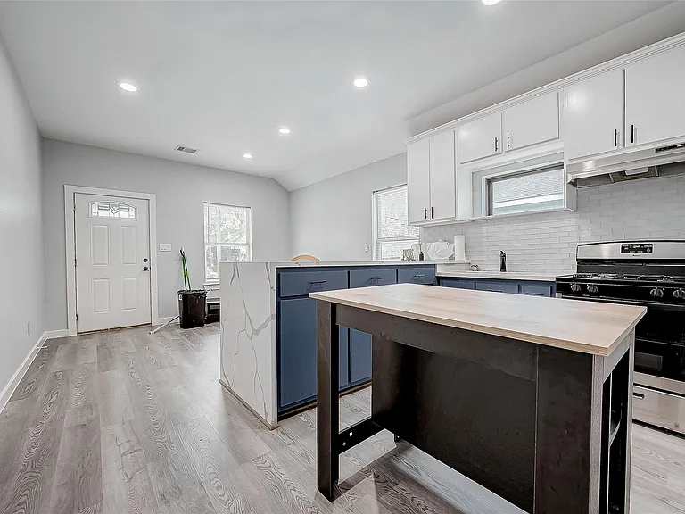 6725 Avenue K #B — Photo 13