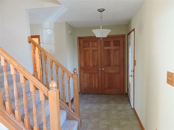 5th image of 7743 Bancaster Dr