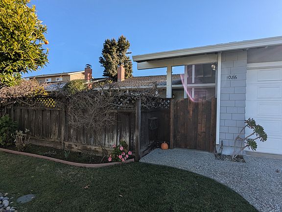 3rd image of 1086 Robbia Dr