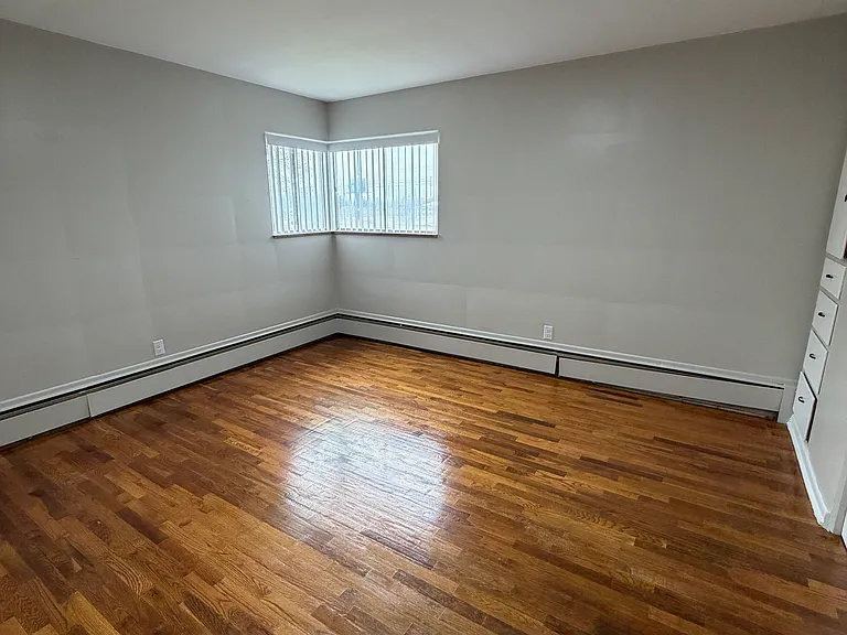 740 Edgemont Blvd #8 — Photo 6