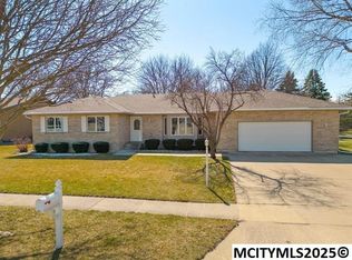 245 Woodbine Rd, Mason City, IA 50401