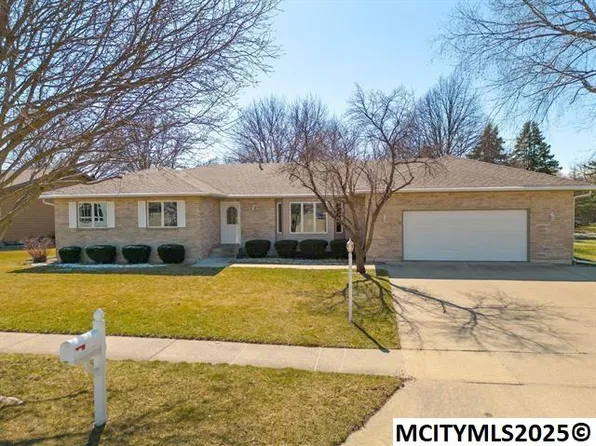 245 Woodbine Rd, Mason City, IA 50401