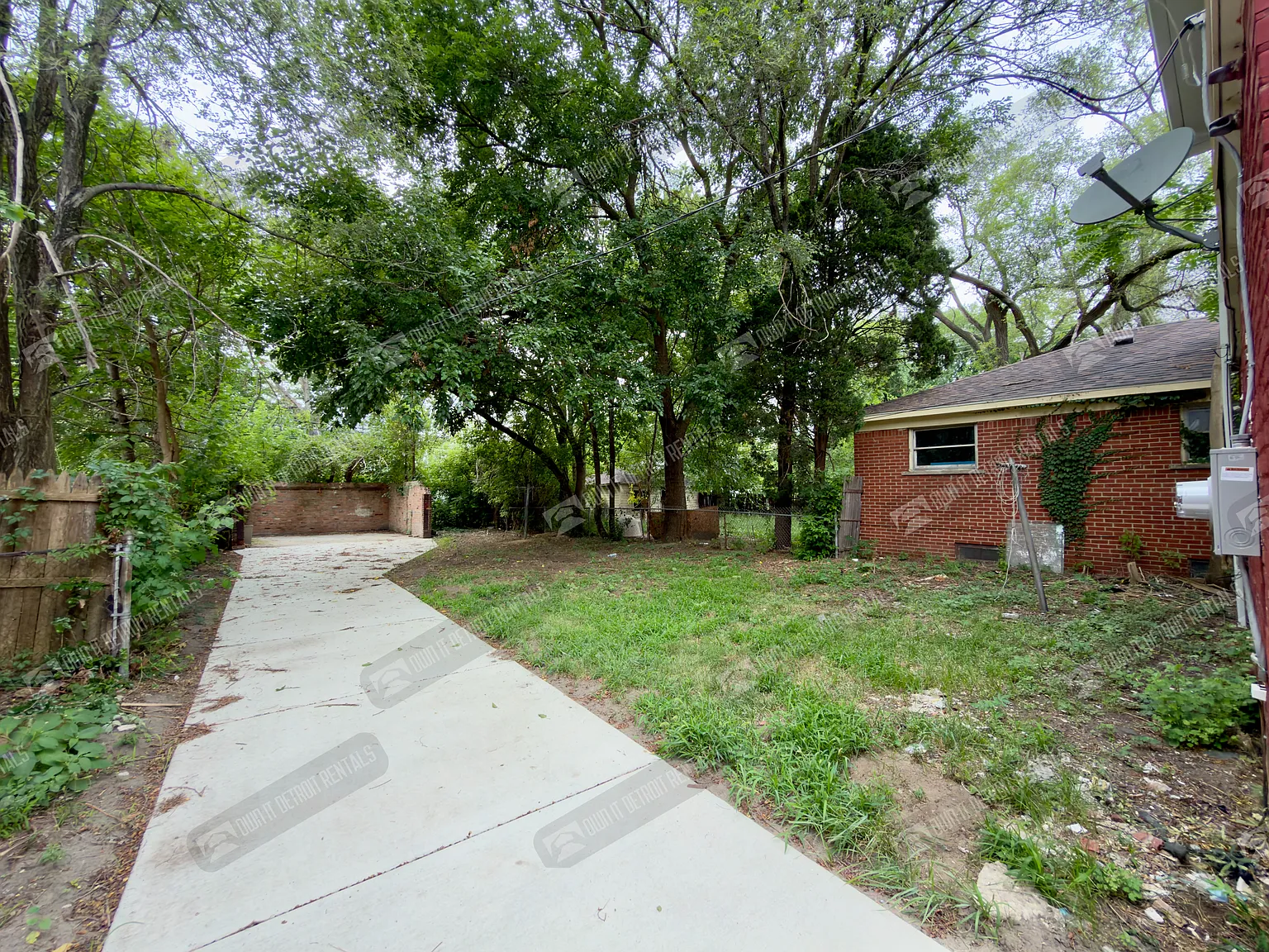 House- Colonial — Photo 2