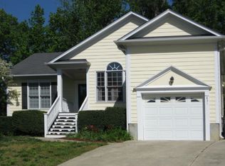 831 Shackleton Rd, Apex, NC 27502