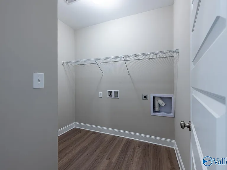 106 Elaina Grey Ct — Photo 9