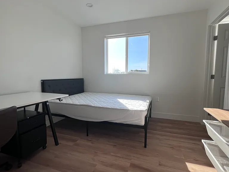 1224 W 37th Pl — Photo 56