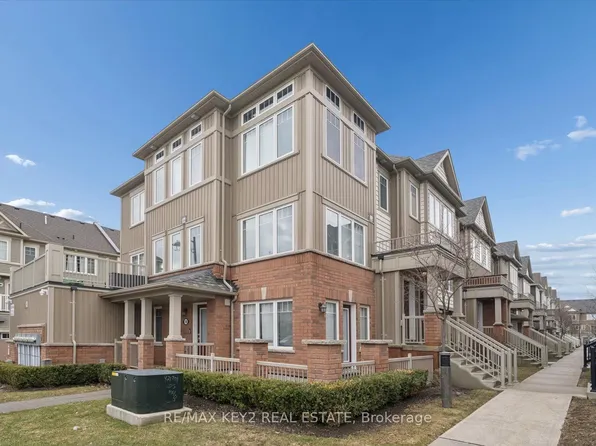 2500 Hill Rise Ct #23, Oshawa, ON L1L 0M6