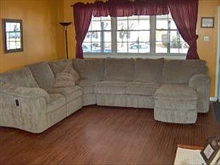 1st image of 820 Pearl Blvd