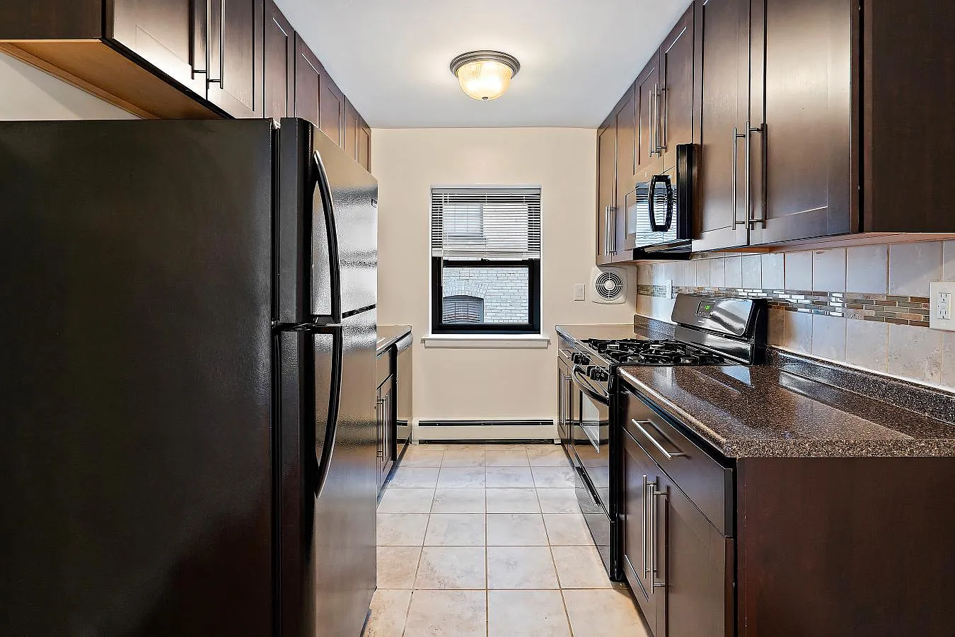 Imperial Apartments — Photo 1