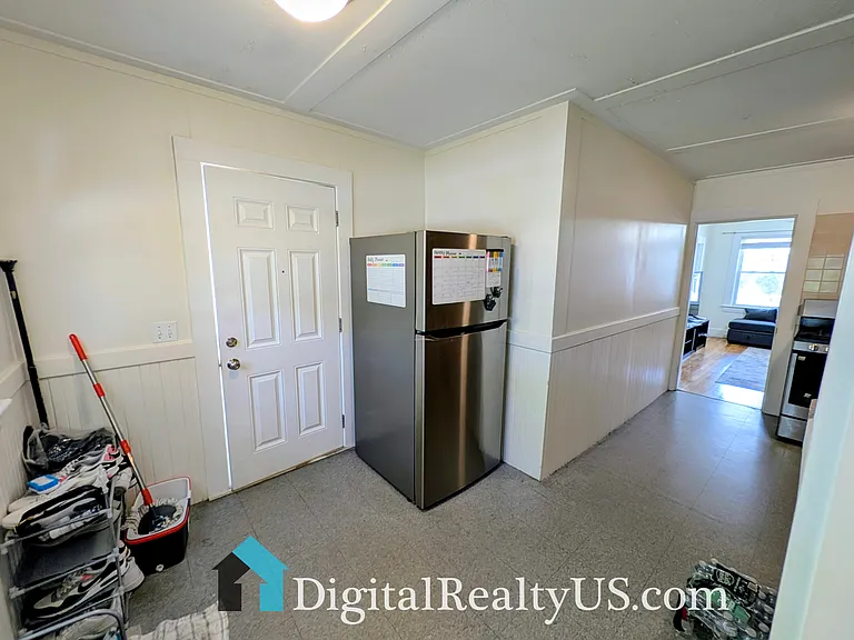 58 Ash St #3 — Photo 8