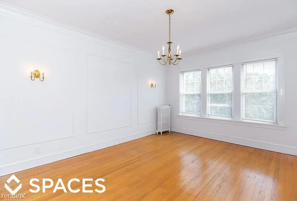 Building Photo - 1620 W Cullom Ave #1
