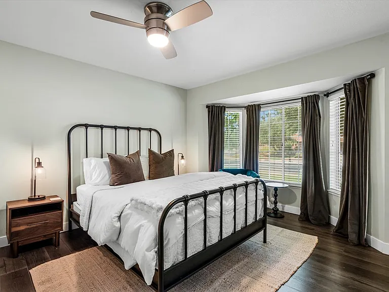 3rd Bedroom- Queen