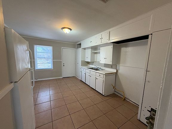 2nd image of 1346 Shamrock Dr