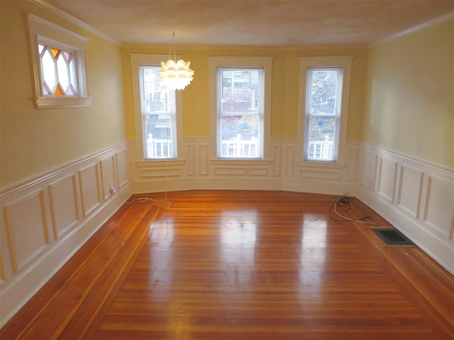 3 bed, $4,200 — Photo 1