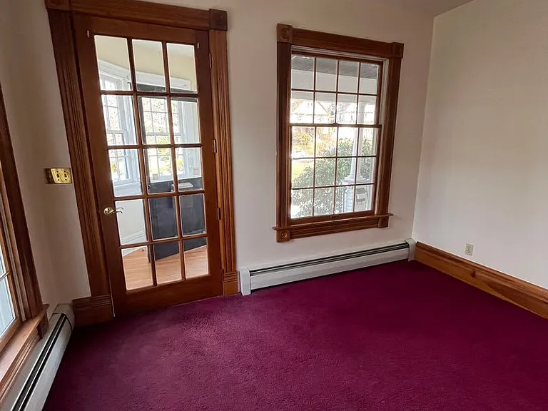 940 Woodlawn St — Photo 11