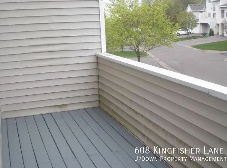 608 Kingfisher Ln #E — Photo 6